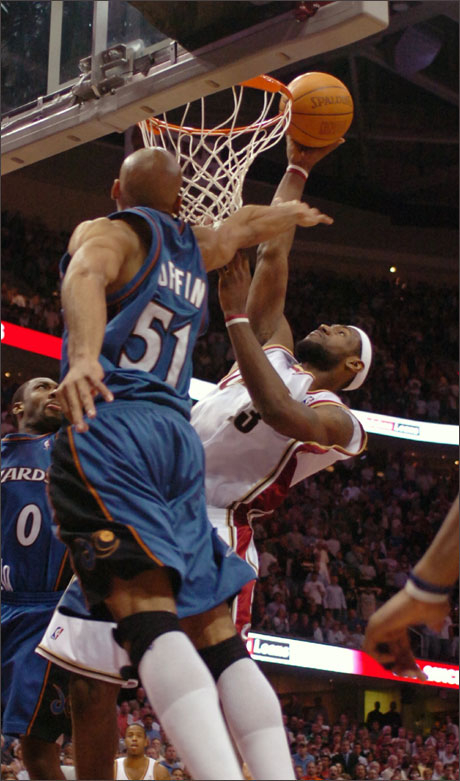 Леброн Джеймс продължи договора си с Кливланд