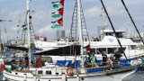 Лодка от хуманитарната флотилия на Грета Тунберг за Газа - ударена от дрон в Тунис?