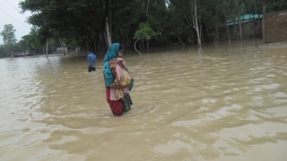 Хиляди са евакуирани в Бангладеш и Индия заради циклон
