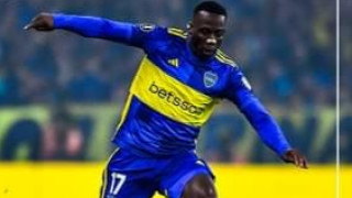 Футболистът на Бока Хуниорс Луис Адвинкула поздрави Себастиан Вия за трансфера