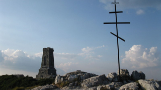 На 3 март ограничават движението през Шипченския проход за леки коли и камиони