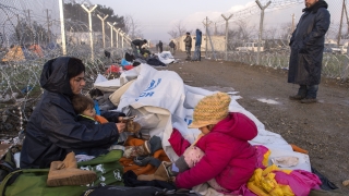 Македония настоя Гърция да премести бежанците от границата 