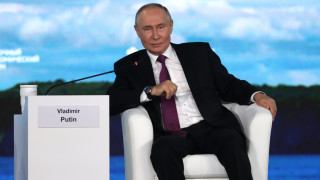 Руският президент Владимир Путин на среща със сръбския вицепремиер Александър