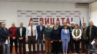 Мая Манолова и Ваня Григорова отрязаха Левицата Двете явно тръгват