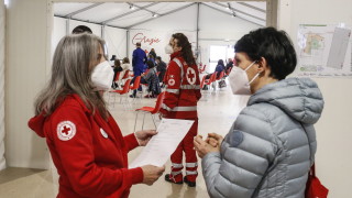 Починалите от коронавирус в Италия нахвърлиха 100 000 съобщават Ройтерс