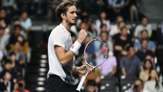 Даниил Медведев грабна титлата от силния тенис турнир в Токио