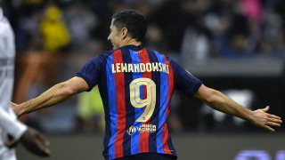 Нападателят на Барселона Роберт Левандовски вече има 21 гола през