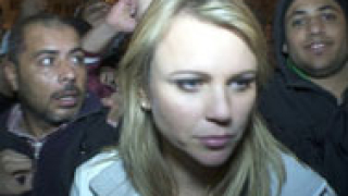 Изнасилиха брутално американска журналистка на "Тахрир"