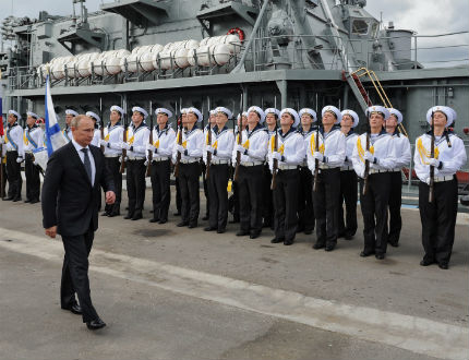 Путин: Опитите за пренаписване на историята на ВСВ целят подкопаване на Русия