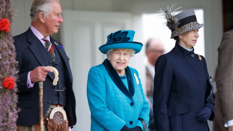 Кралица Елизабет II кани президента Радев във Великобритания