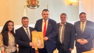 Делян Пеевски вкара още трима кметове този път от област