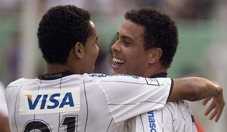 Фламенго и Коринтианс излизат в дербито на бразилския шампионат