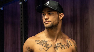 Какво прави без дрехи на плажа Сами Хоссни