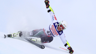 Алберт Попов спечели слалом на ФИС във Вал Палот