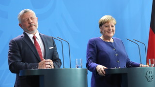 Германският канцлер Ангела Меркел призова за връщане към международното споразумение