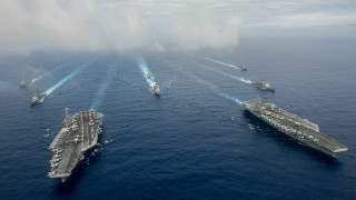Съединените щати събират многонационална военноморска коалиция за да помогнат за