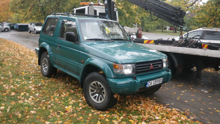 Глобиха близо 80 шофьори заради паркиране в зелени площи в София