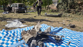 Шест деца са ранени при руска бомбена атака срещу град
