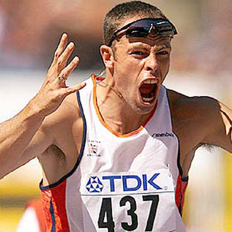 Дийн Макей прекрати кариерата си