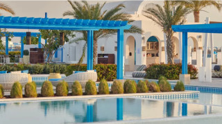 Hilton Salwa Beach Resort: Гигантският луксозен хотел по средата на нищото