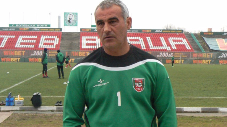 Сашо Ангелов подписа нов договор с Ботев (Враца)