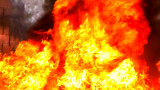 Цистерна с гориво се блъсна в надлез и предизвика голям пожар в Мексико