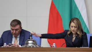 Общо 174 народни представители се регистрираха за началото на пленарното