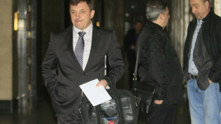 Спецпрокурор Костов се оттегли от делото „Октопод"