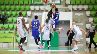 Баскетболистите на Балкан пристигнаха в Израел без багаж