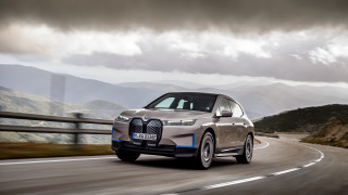 BMW представи новия си изцяло електрически SUV флагман iX