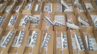 Митническите служители откриха недекларирани 20 000 кутии 400 000 къса