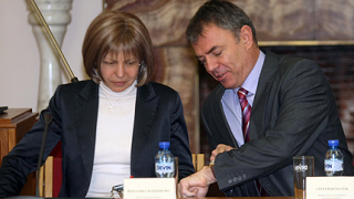 Борба с Бюджет 2011 започва просветният министър