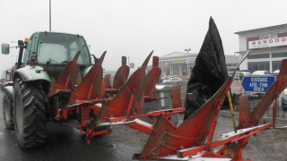 Гръцките фермери все пак пробваха да затворят границата