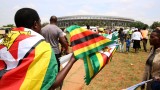  Опозиционният водач в Зимбабве предизвестява за принуждение и заплашване през идните избори 