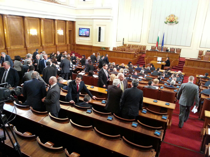 С гласовете на 123 депутати мина актуализацията на бюджета