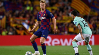 Байерн опитва да отмъкне халф на Барселона