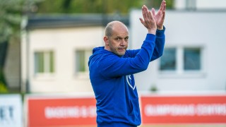 Бившият халф на ЦСКА Викторс Морозс говори пред колегите