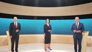 Консервативният кандидат за канцлер на Германия Армин Лашет притисна своя