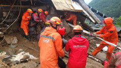 Загинали, ранени и изчезнали след проливни дъждове и свлачища в Южна Корея