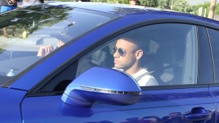 Неймар пристигнал на стадион Камп Ноу с личния си автомобил
