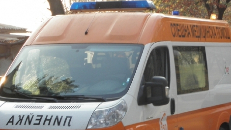 Трима души пострадаха при трудова злополука в Благоевград 