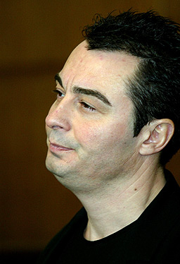 Зацикли поредно дело срещу Пилето