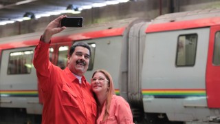 Испания изгони посланика на Венецуела