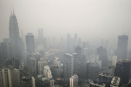 В Малайзия затвориха училищата заради смога, покрил страната