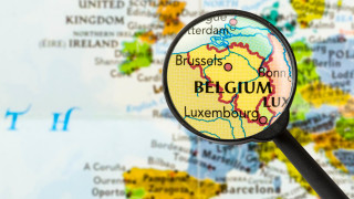 Жена оцеля шест дни заклещена в автомобил след катастрофа в Белгия