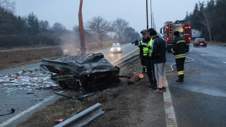 Трима души са загинали при тежка катастрофа на пътя Дупница
