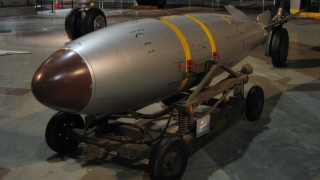 САЩ възнамеряват да предложат разполагането на модернизирани атомни бомби в
