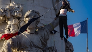 Френската полиция арестува повече от 20 души за десетки антисемитски