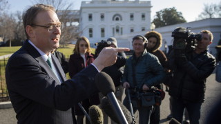 Белият дом се опитва да успокои ужасеният Уолстрийт след атаката