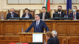 ГЕРБ поиска в петък парламентът да извика на изслушване външния